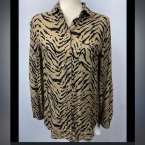 FINAL PRICE💚NWOT Beach Lunch Lounge Avery Long Sleeve animal print size XS